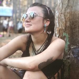 Meet your Posher, Lia